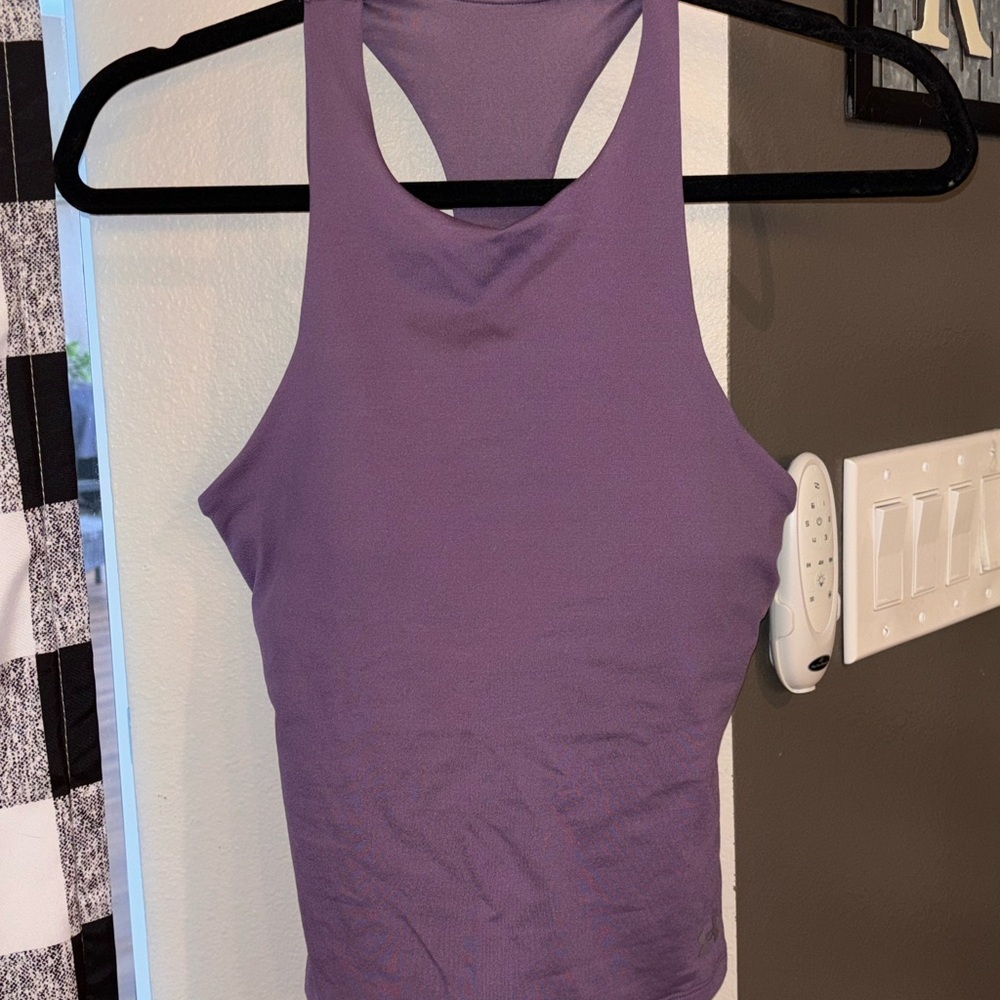 Under Armour Purple Fitted Sleeveless Tank Top